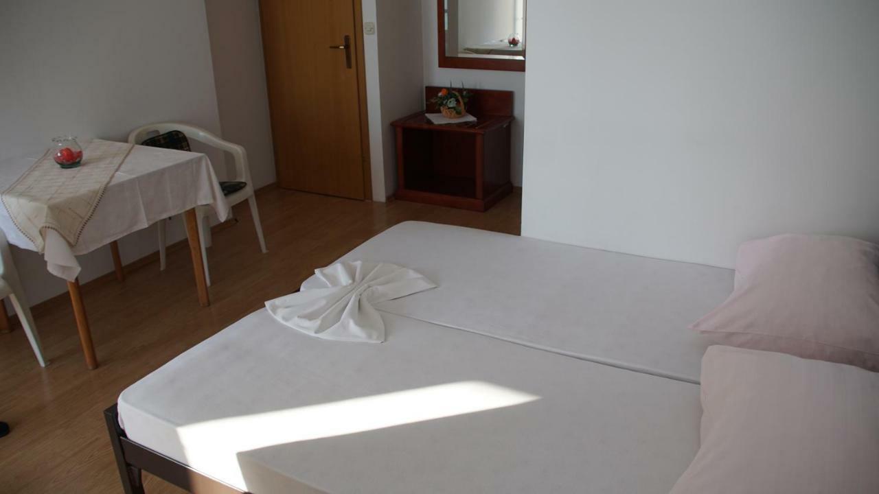 Apartmani Sipic , Bilo - プリモシュテン エクステリア 写真